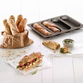 Silikonowa forma do minibagietek - perforowana | LEKUE MINI BAGUETTE