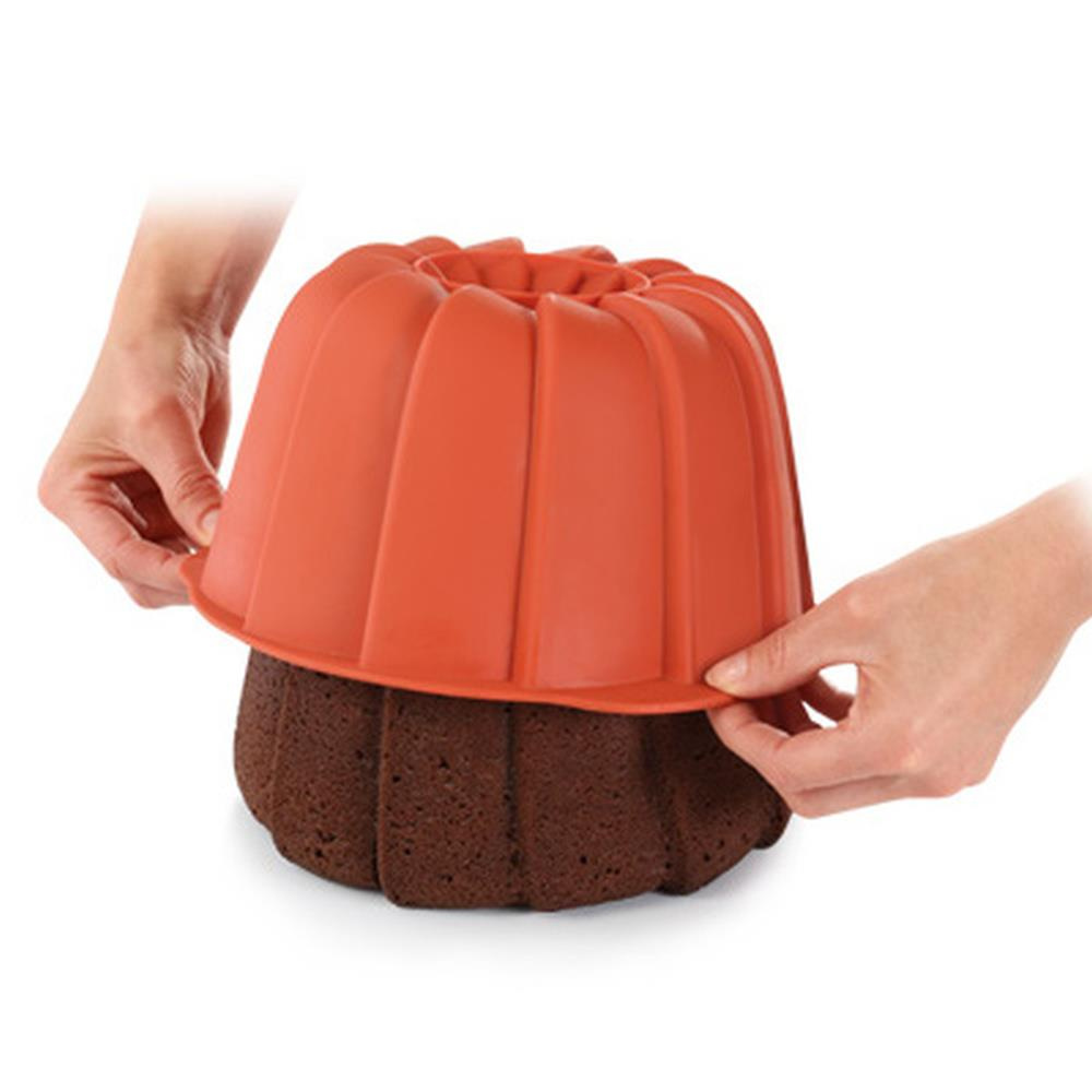 Silikonowa forma na babkę wielkanocną - motyw plisy, średnica 24 cm, wysokość 10 cm | TESCOMA DELICIA SILICON PRIME