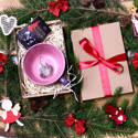 Bardzo duży kubek na prezent w zestawie z zaparzaczem, herbatą świąteczną oraz pudełkiem prezentowym - kolor fioletowy, pojemność 850 ml