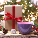 Bardzo duży kubek na prezent w zestawie z zaparzaczem, herbatą świąteczną oraz pudełkiem prezentowym - kolor fioletowy, pojemność 850 ml